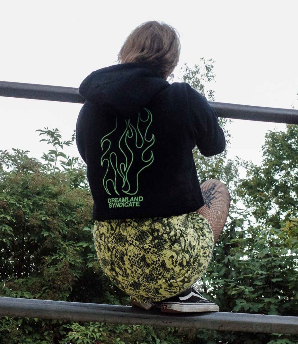 Cropped Hoodie Flames Black - Dreamland Syndicate